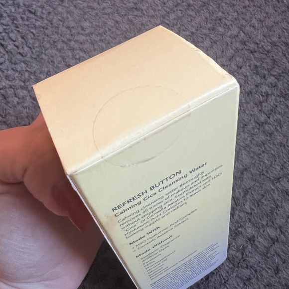 Rael Beauty Refresh Button Calming Cica Cleansing Water - Picture 3 of 4